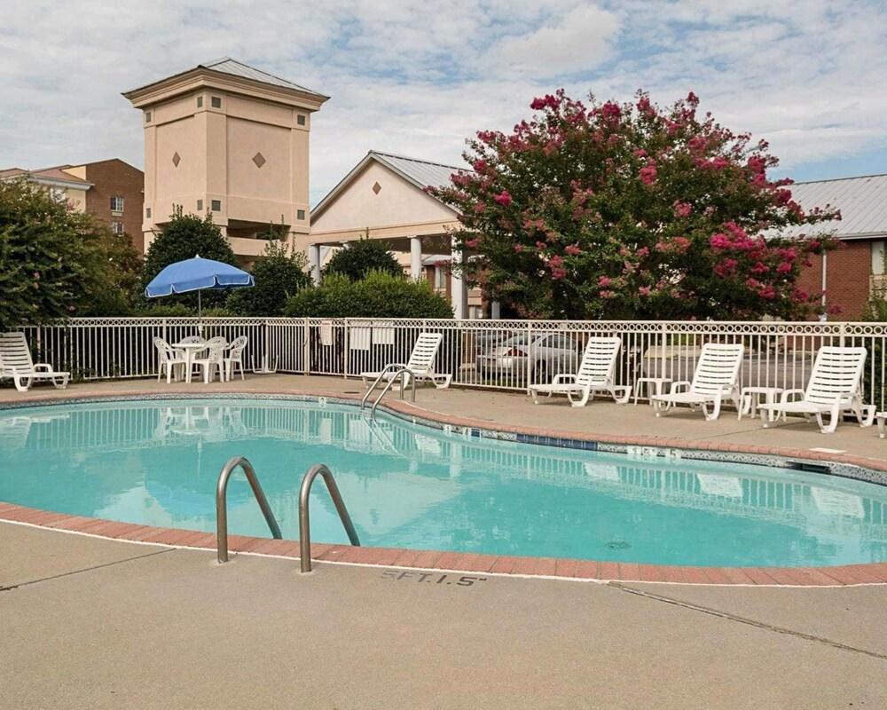 Comfort Inn Petersburg Near Fort Gregg-Adams Bagian luar foto