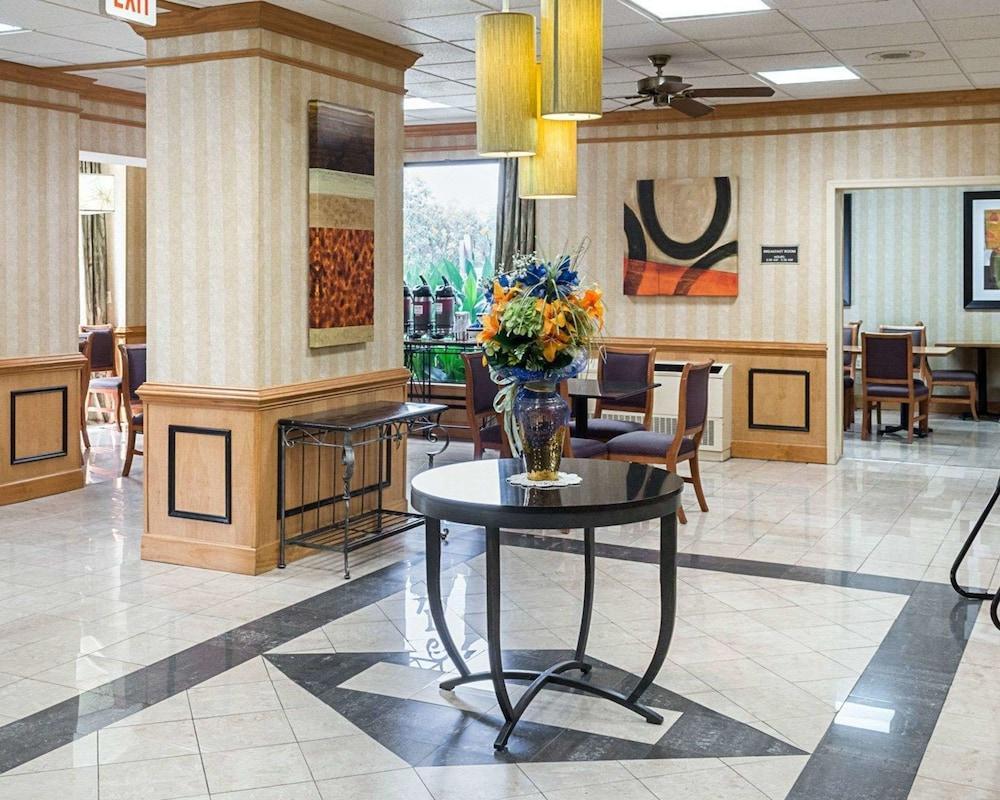 Comfort Inn Petersburg Near Fort Gregg-Adams Bagian luar foto