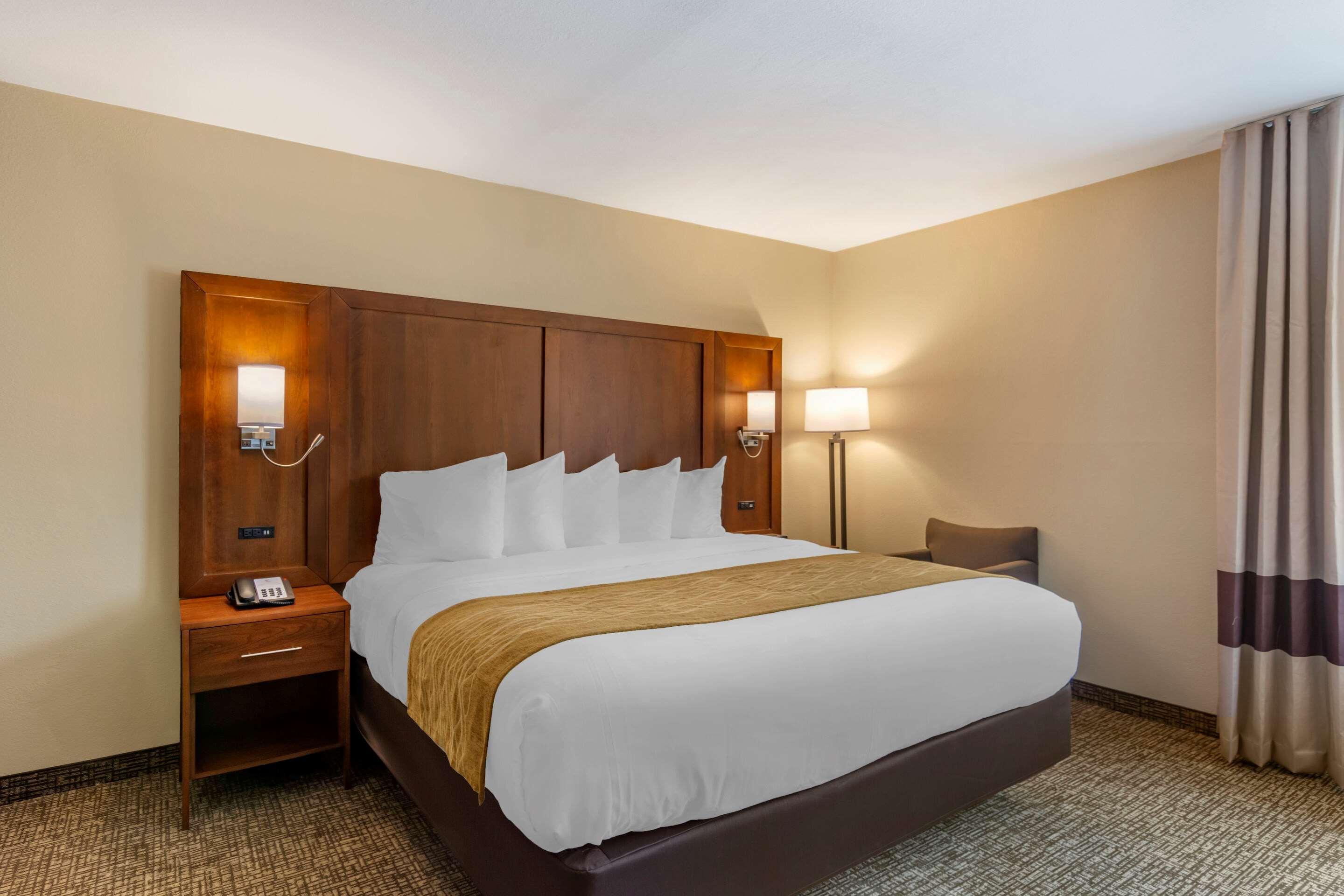 Comfort Inn Petersburg Near Fort Gregg-Adams Bagian luar foto