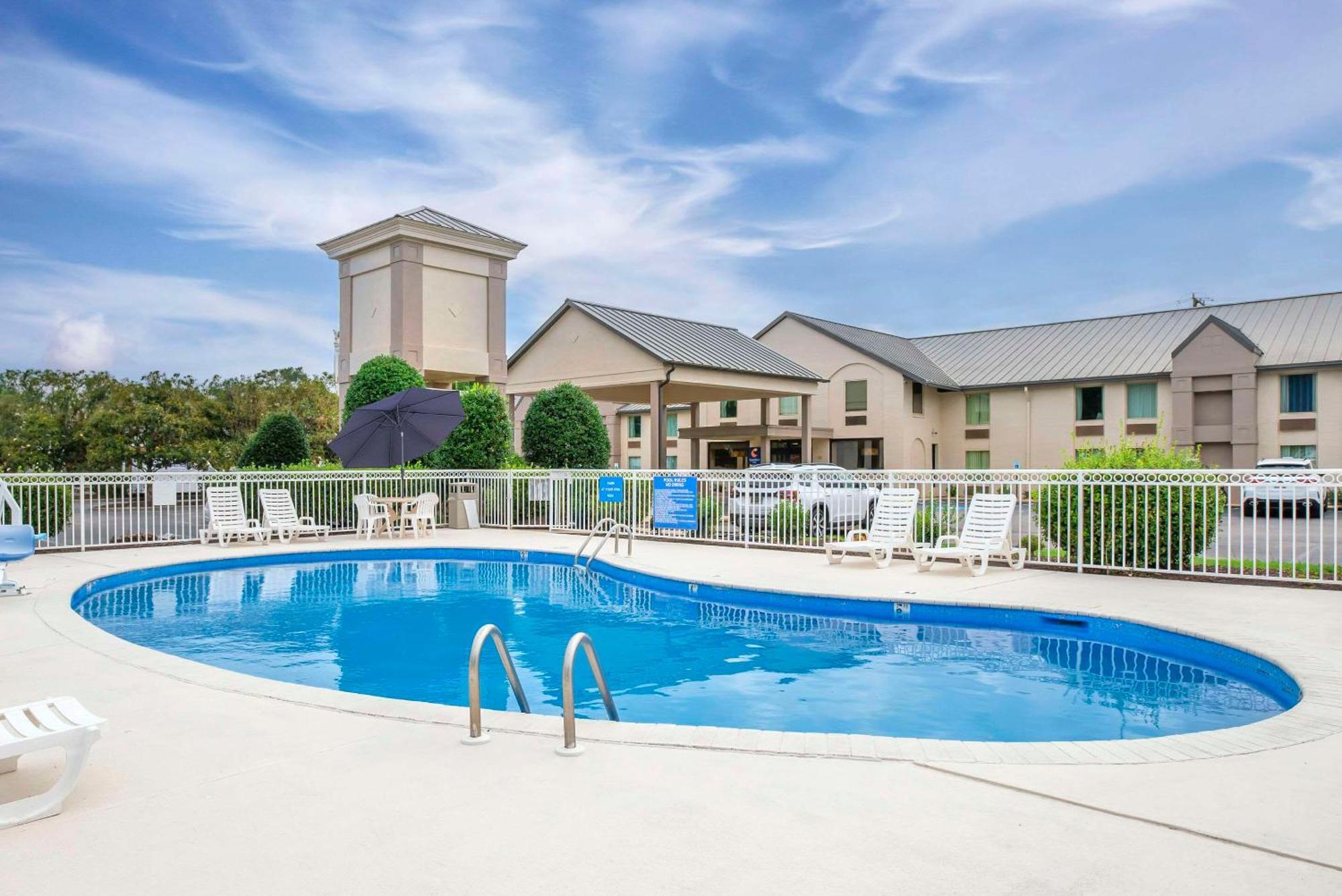 Comfort Inn Petersburg Near Fort Gregg-Adams Bagian luar foto