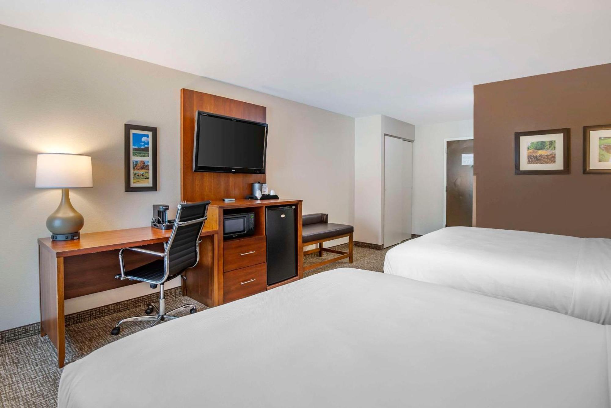 Comfort Inn Petersburg Near Fort Gregg-Adams Bagian luar foto