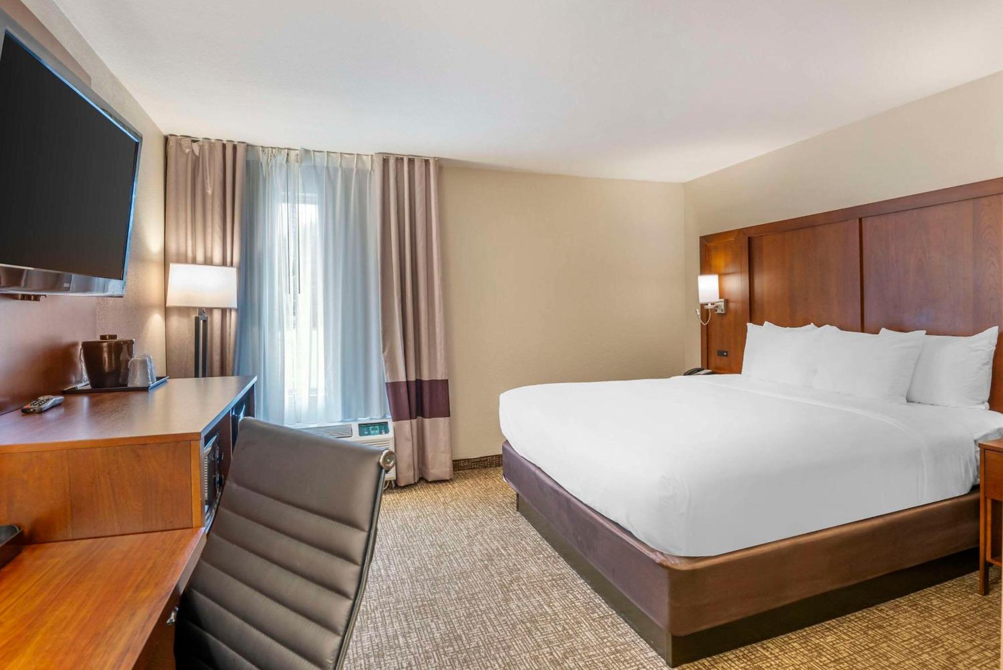 Comfort Inn Petersburg Near Fort Gregg-Adams Bagian luar foto
