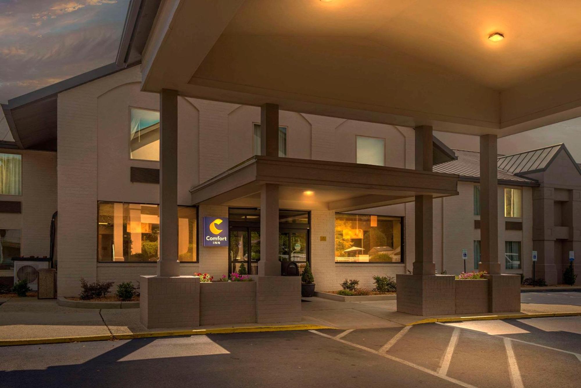 Comfort Inn Petersburg Near Fort Gregg-Adams Bagian luar foto