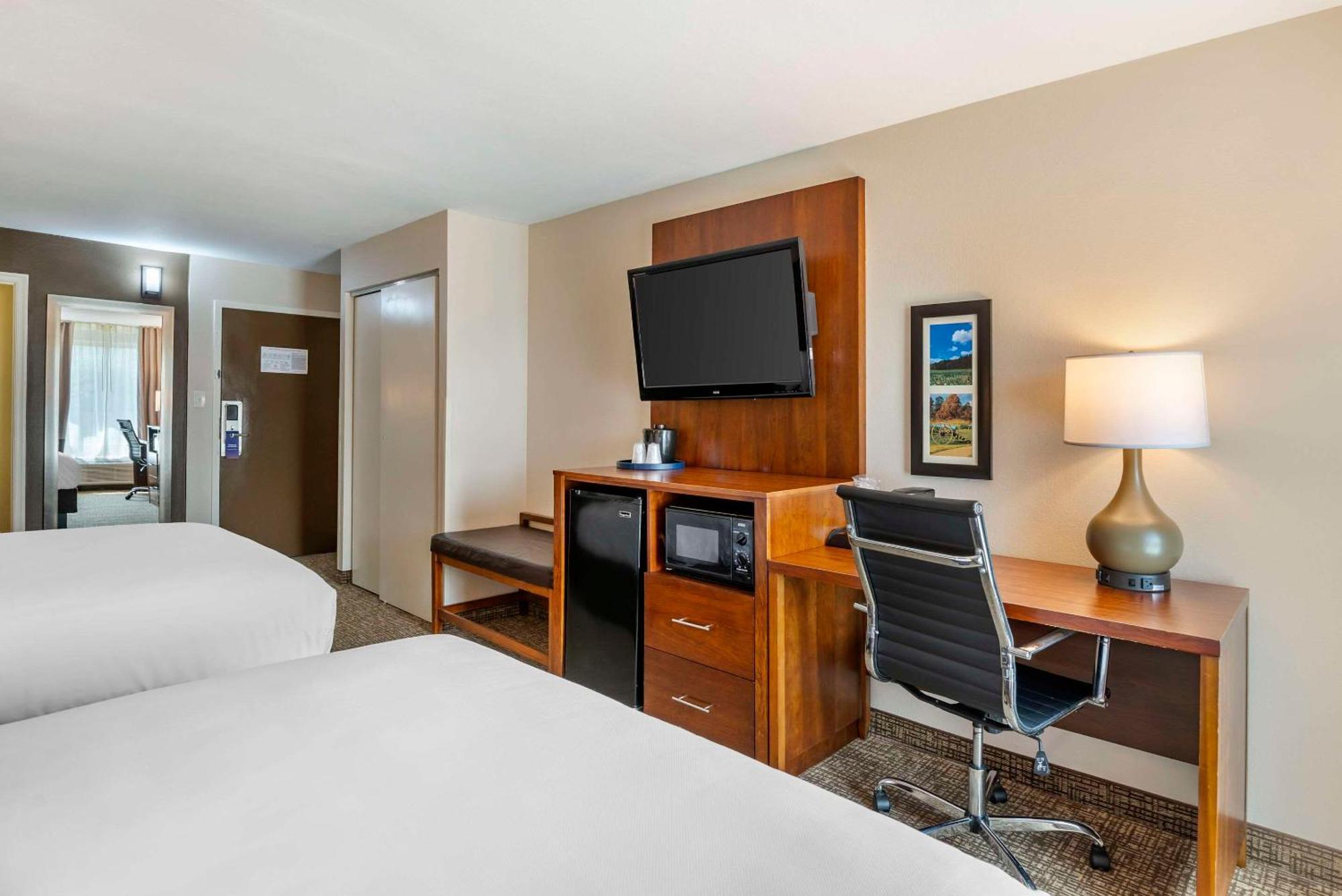 Comfort Inn Petersburg Near Fort Gregg-Adams Bagian luar foto