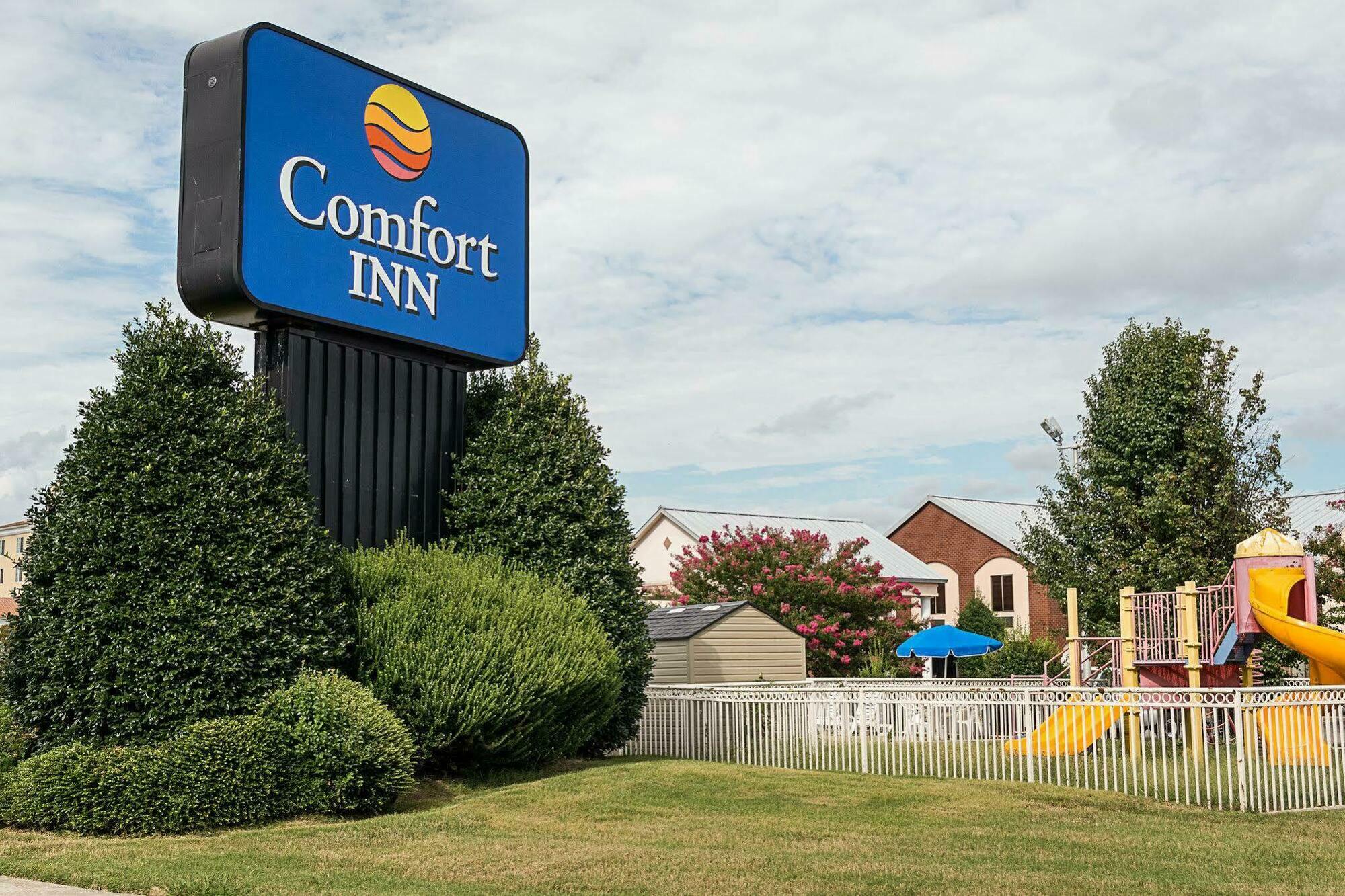 Comfort Inn Petersburg Near Fort Gregg-Adams Bagian luar foto
