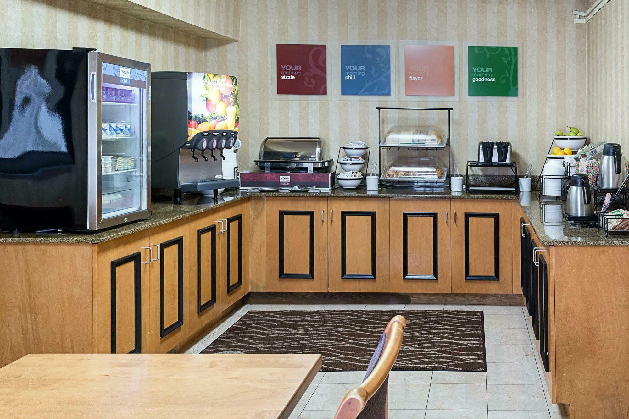 Comfort Inn Petersburg Near Fort Gregg-Adams Bagian luar foto