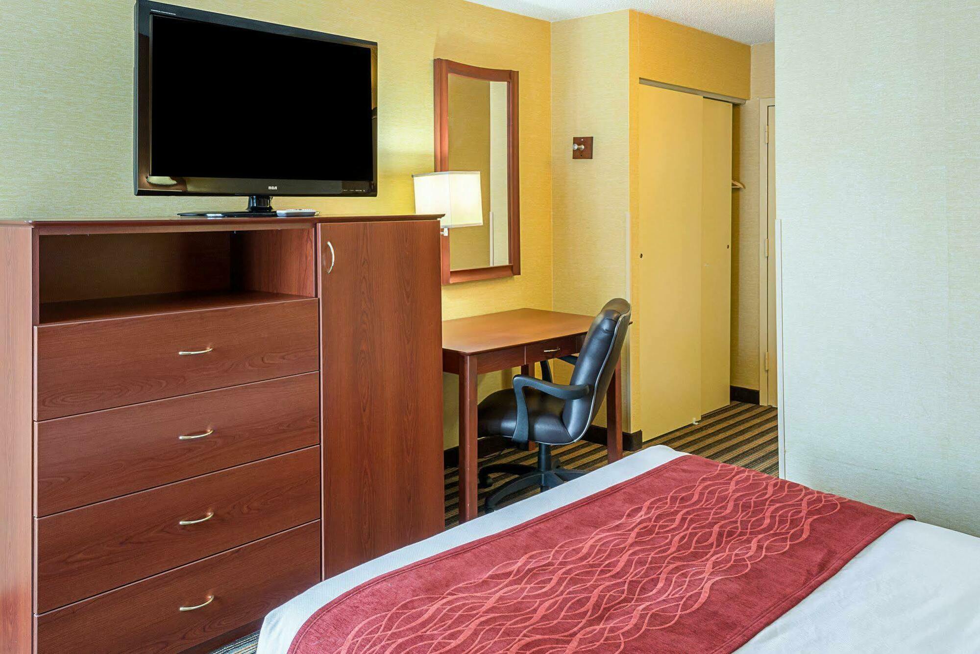 Comfort Inn Petersburg Near Fort Gregg-Adams Bagian luar foto