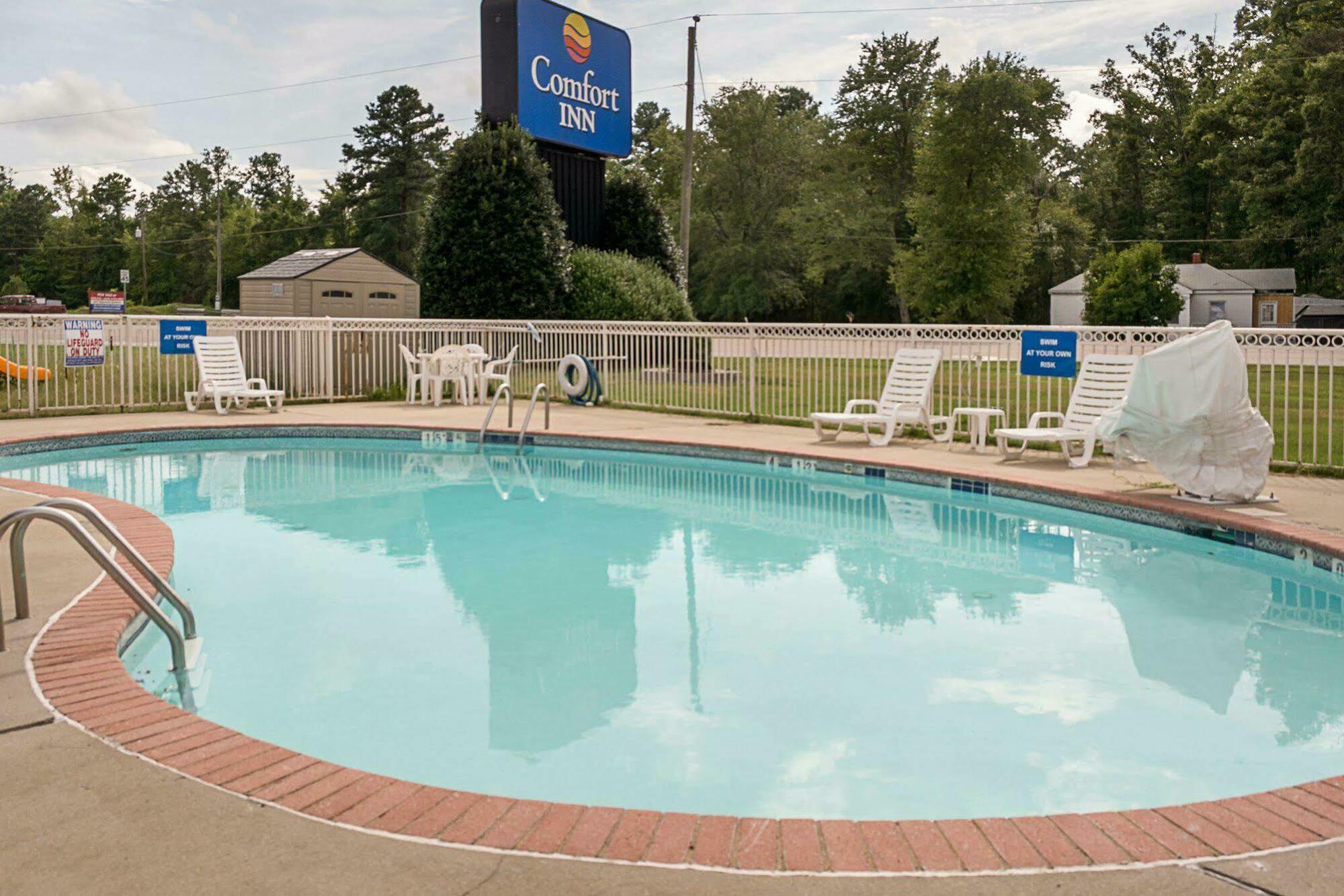 Comfort Inn Petersburg Near Fort Gregg-Adams Bagian luar foto